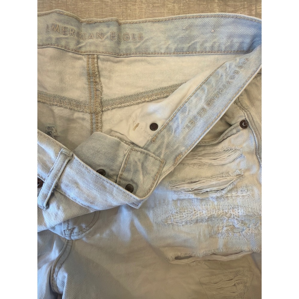 American Eagle Boyfriend Short Light Wash Distressed Denim Button Fly Size 12